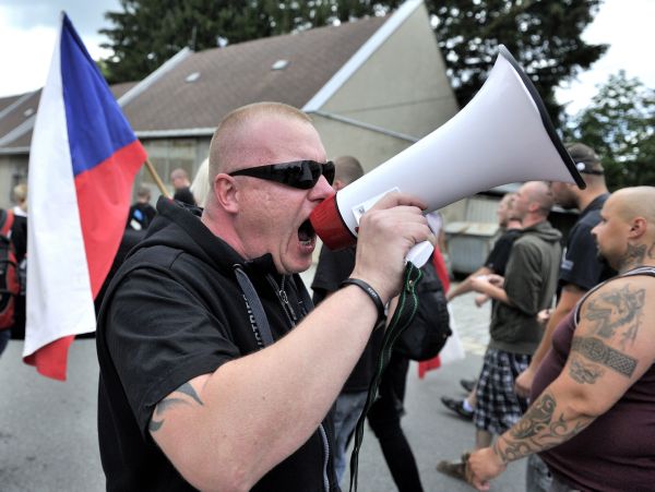 Právní souboj o zákaz extremistických partají stát dlouhodobě prohrává.