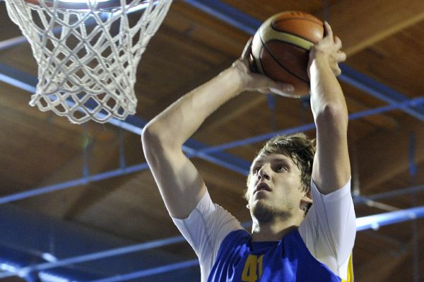Basketbalista Jan Veselý.