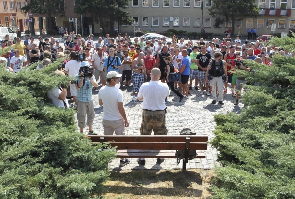 Asi 300 lidí dorazilo v sobotu na shromáždění pravicových radikálů.
