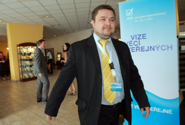 Poslanec Martin Vacek je ve sněmovně nezařazený, v roce 2010 kandidoval za VV. Poslanec Martin Vacek je ve sněmovně nezařazený, v roce 2010 kandidoval za VV.