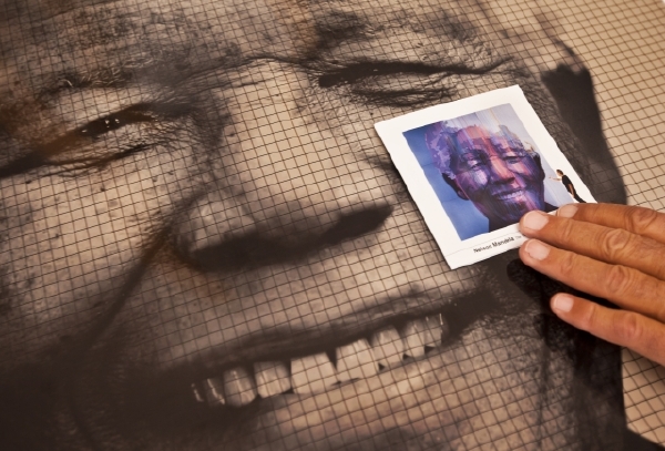 Nelson Mandela je už dlouhou dobu v nemocnici. Nelson Mandela je už dlouhou dobu v nemocnici.