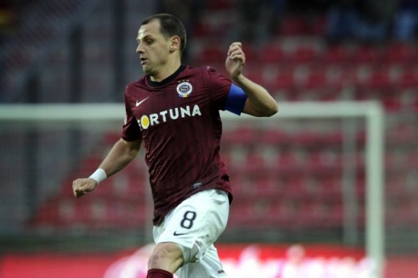 Sparťanský záložník Marek Matějovský se dlouho na hřiště nepodívá.