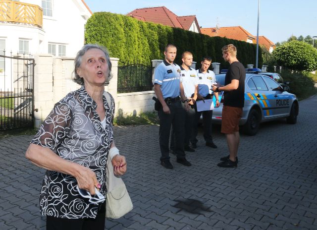 Hraběnka se chtěla přesvědčit, jestli je Iveta v pořádku.