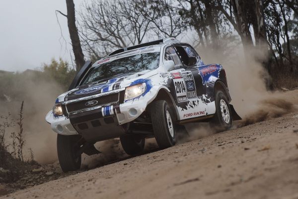 Ford Ranger se chystá na rally Dakar 2014.