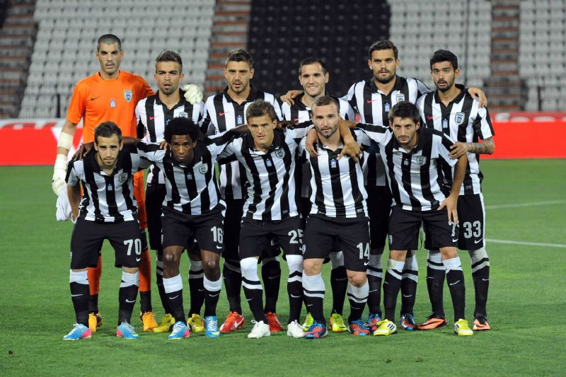 Tým Metalistu Charkov před utkání třetího předkola Ligy mistrů s PAOK Soluň.