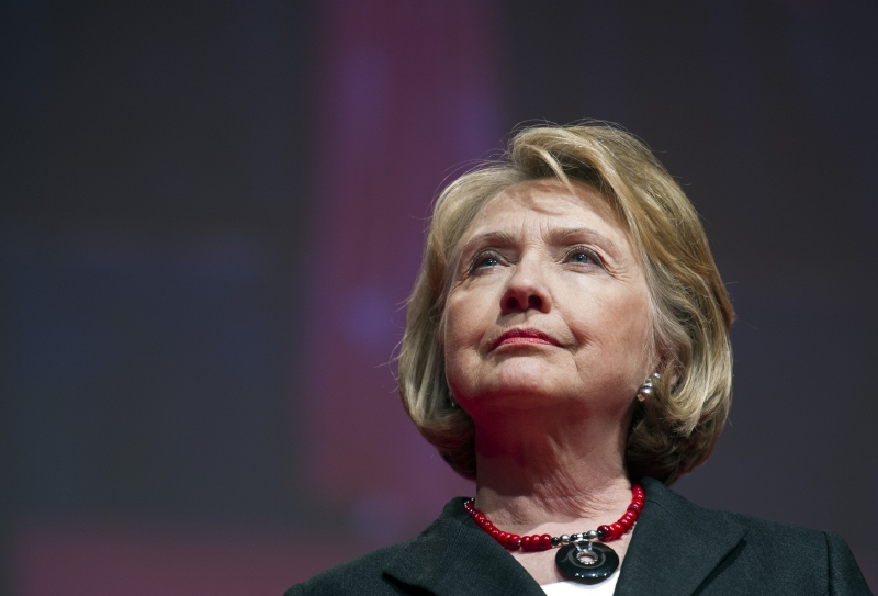"Vedoucí pracovníci tak velkých stanic, jako jsou NBC a CNN, kteří přispívali demokratům, by se něměli stát součástí kampaně Hillary Clintonové," uvedl šéf republikánů Priebus.