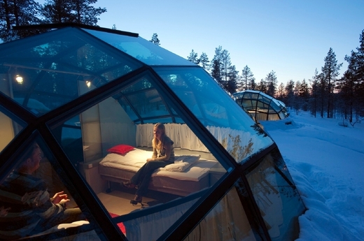 Hotel Kakslauttanen ve Finsku.