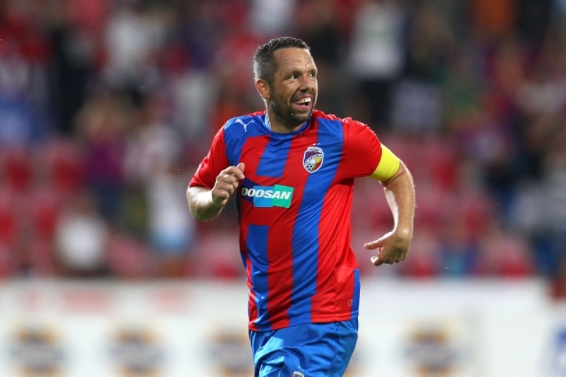Pavel Horváth se raduje premiérového hattricku v kariéře.