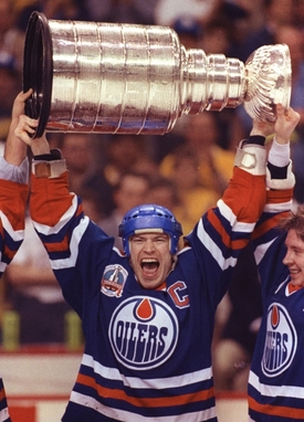 Mark Messier vzal Stanley Cup do nočního klubu.