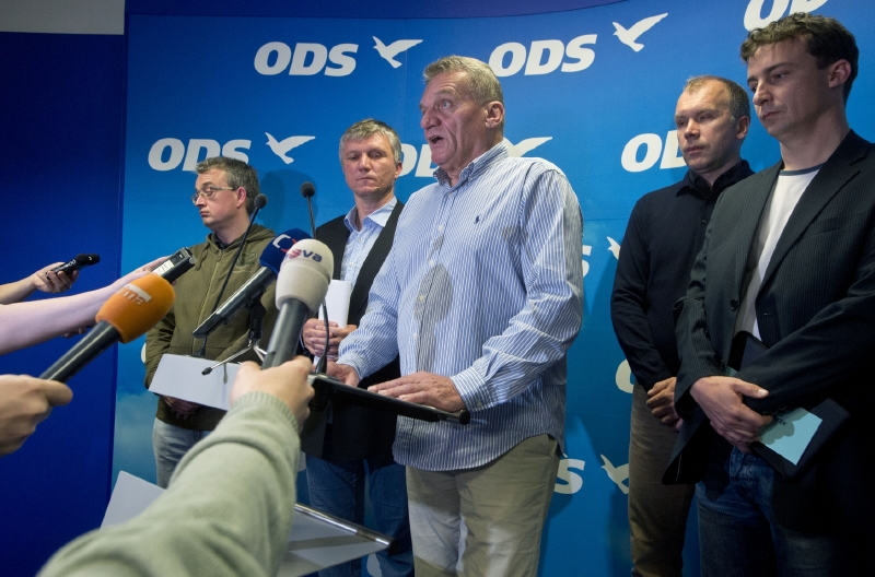 Pražská ODS jde odpadlíkům po krku. Pražská ODS jde odpadlíkům po krku.