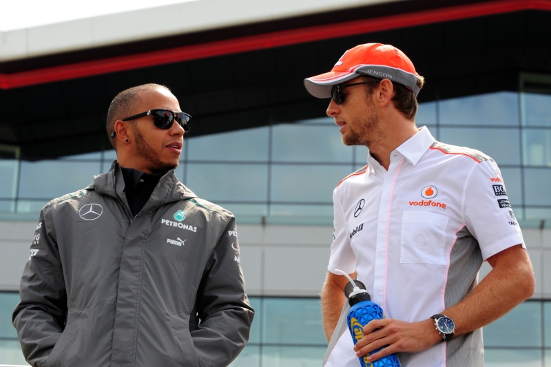 Lewis Hamilton (vlevo) a Jenson Button. Lewis Hamilton (vlevo) a Jenson Button.