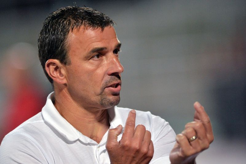 Trenér Slavie Michal Petrouš. Trenér Slavie Michal Petrouš.