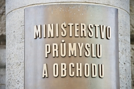 Náklady ministerstev nejvýrazněji rostly u konzultačních, poradenských a právních služeb. U MPO to bylo mezi lety 2010 a 2012 o 67 procent (ilustrační foto).