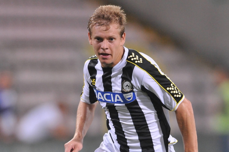 Fotbalový reprezentant Matěj Vydra má z italského Udine namířeno do anglického West Bromwiche Albion. 
