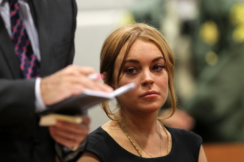 Lindsay si najala pomocníka na to, aby se znovu nepodívala na dno sklenice s alkoholem.