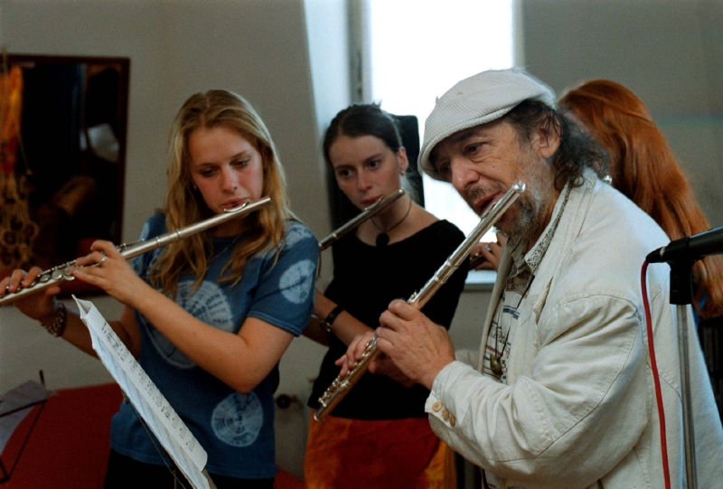 Jiří Stivín je jedním z lektorů jazzové dílny. Jiří Stivín je jedním z lektorů jazzové dílny.