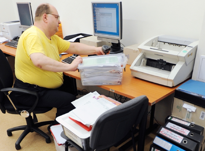 Úřady práce si začaly uvědomovat, že od stolu veškerou práci nezastanou. Úřady práce si začaly uvědomovat, že od stolu veškerou práci nezastanou.