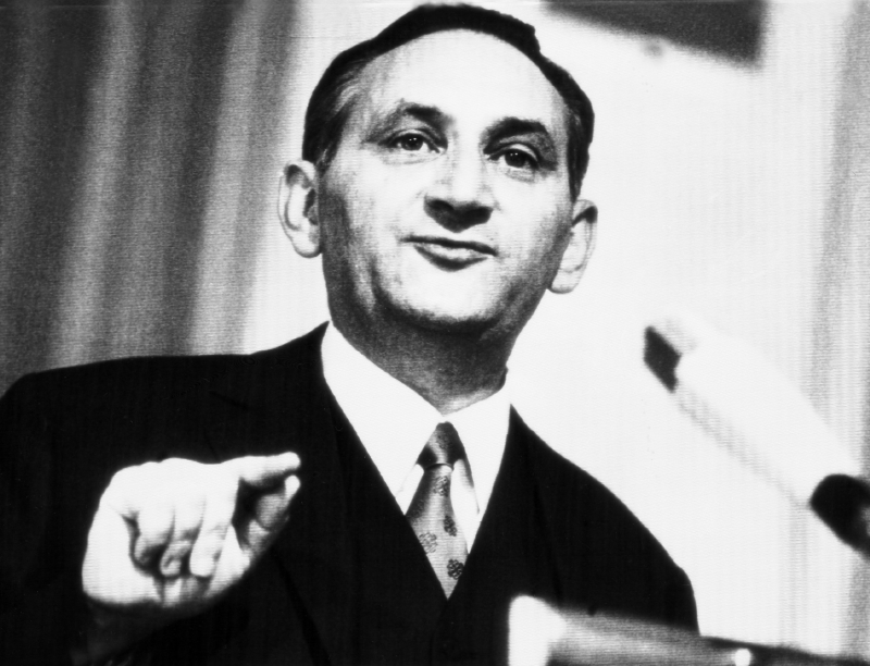 Egon Bahr, architekt východní politiky SPD s východním blokem. Egon Bahr, architekt východní politiky SPD s východním blokem.