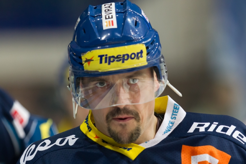 Naposledy hrál Viktor Ujčík extraligu za Vítkovice.