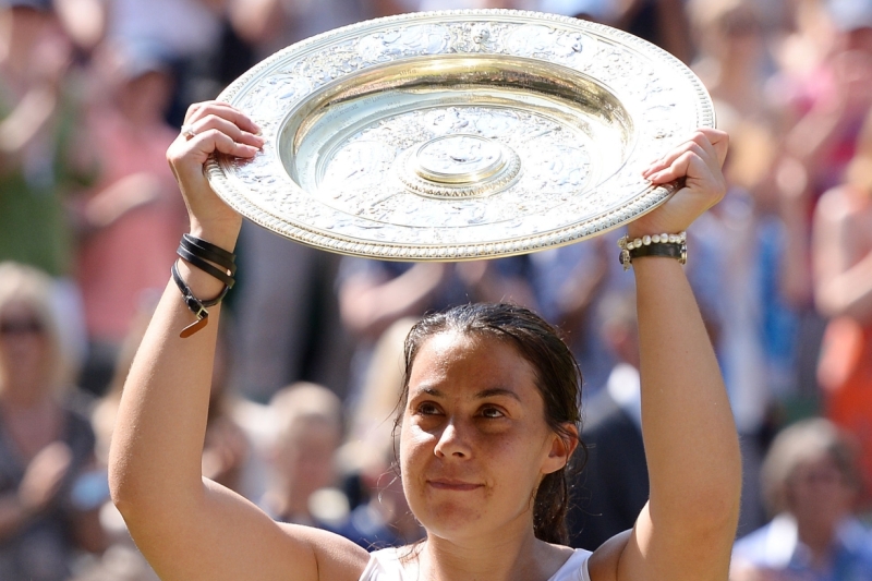 Vítězka letošního Wimbledonu Francouzka Marion Bartoliová překvapivě ukončila v 28 letech tenisovou kariéru. 