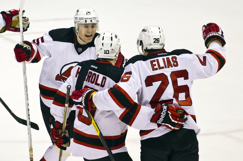 Hokejový klub New Jersey Devils, do jehož kádru patří i trojice českých hráčů Patrik Eliáš, Marek Židlický a Jaromír Jágr, bude mít nového majitele. Hokejový klub New Jersey Devils, do jehož kádru patří i trojice českých hráčů Patrik Eliáš, Marek Židlický a Jaromír Jágr, bude mít nového majitele.