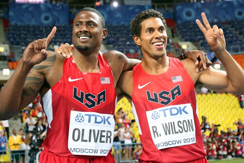 Překážkáři David Oliver (vlevo) a Ryan Wilson.