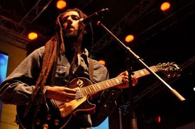 Julian Marley dělal svému otci jen čest.