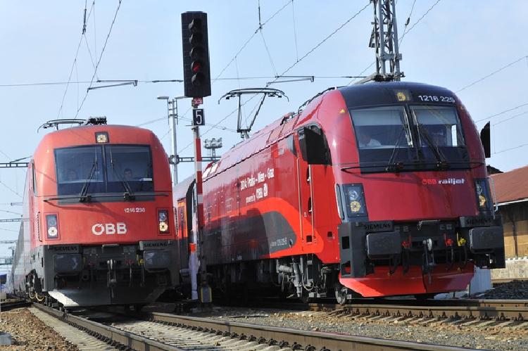 Dozorčí rada ČD zakázala nákup osmi rychlovlaků Railjet.