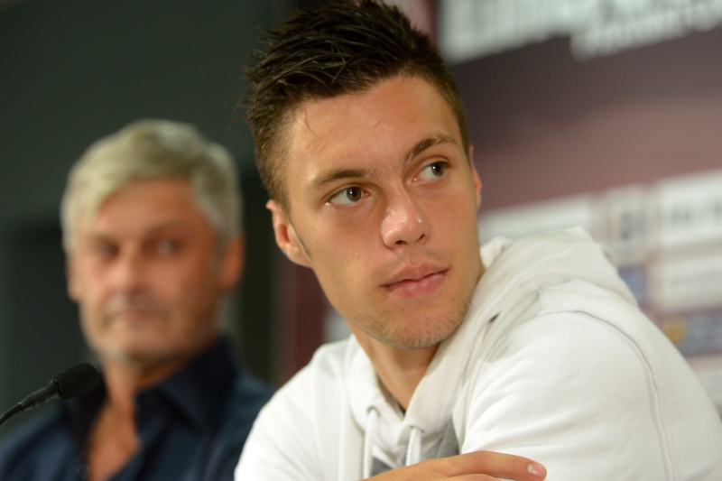 Václav Kadlec na tiskové konferenci ve Frankfurtu. Václav Kadlec na tiskové konferenci ve Frankfurtu.