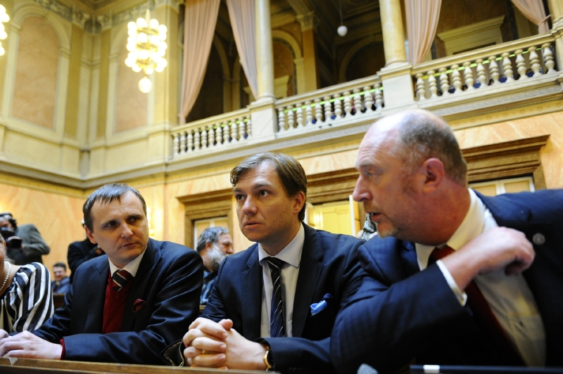 Petr Skokan (vpravo) na snímku s dalšími členy VV. Petr Skokan (vpravo) na snímku s dalšími členy VV.