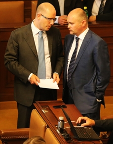 ODS sklidila kritiku z úst Bohuslava Sobotky (vlevo) a Michala Haška (vpravo).