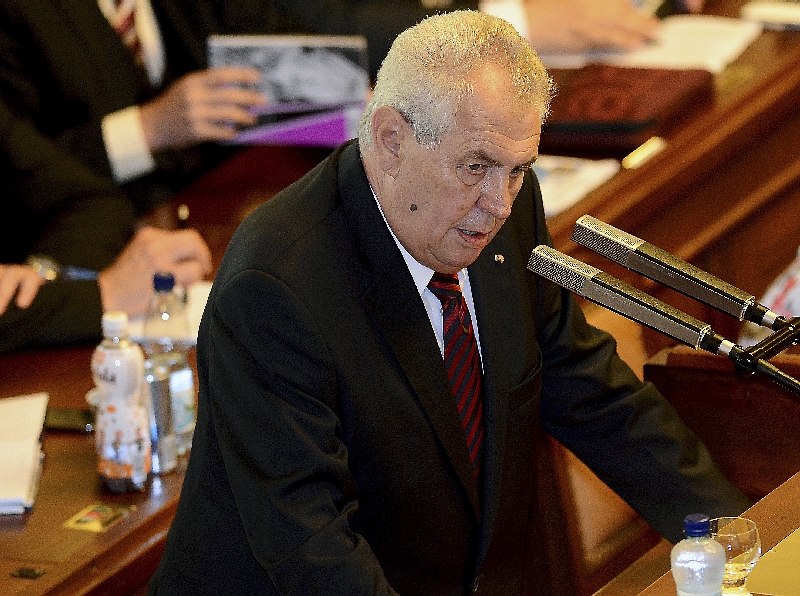 Miloš Zeman prohlášení zveřejnil na svém facebookovém profilu. Miloš Zeman prohlášení zveřejnil na svém facebookovém profilu.