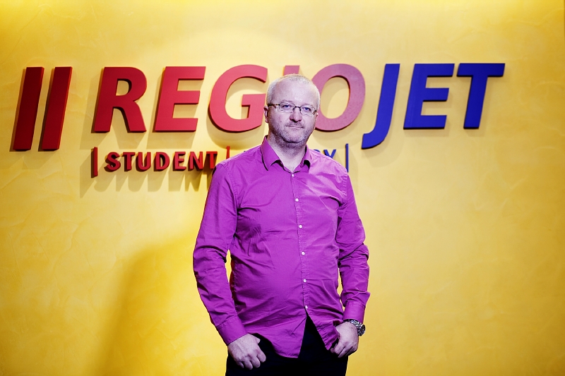 RegioJet zatím podnikatel Radim Jančura dotuje z jiných aktivit. RegioJet zatím podnikatel Radim Jančura dotuje z jiných aktivit.