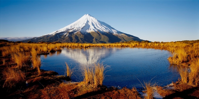 Hora Taranaki v národním parku Egmont. (Foto: Profimedia.cz/Rob Brown/www.PhotoNewZealand.com/photonewzealand/Corbis)