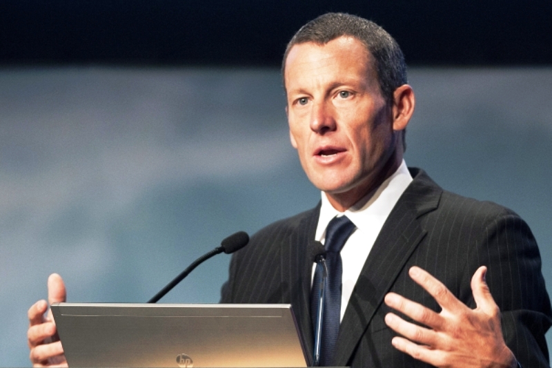Bývalý cyklista Lance Armstrong. Bývalý cyklista Lance Armstrong.