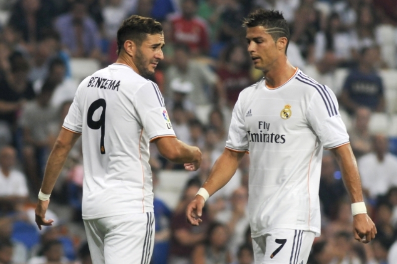 Karim Benzema (vlevo) zařídil výhru Realu Madrid nad Granadou. Karim Benzema (vlevo) zařídil výhru Realu Madrid nad Granadou.