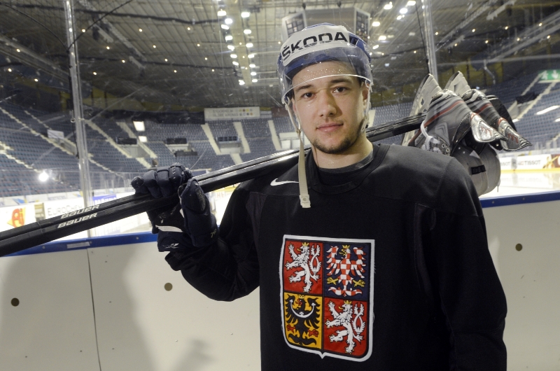 Hokejový útočník Jan Kovář v létě vyrazil na své první zahraniční angažmá do Magnitogorsku s mírnými obavami, které se ale nenaplnily. Hokejový útočník Jan Kovář v létě vyrazil na své první zahraniční angažmá do Magnitogorsku s mírnými obavami, které se ale nenaplnily.