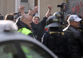 Protiromské demonstrace v Duchcově.