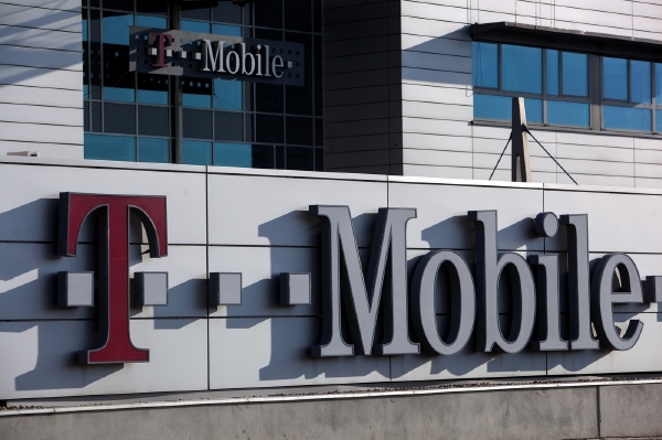 Část společnosti T-Mobile je na prodej. Část společnosti T-Mobile je na prodej.