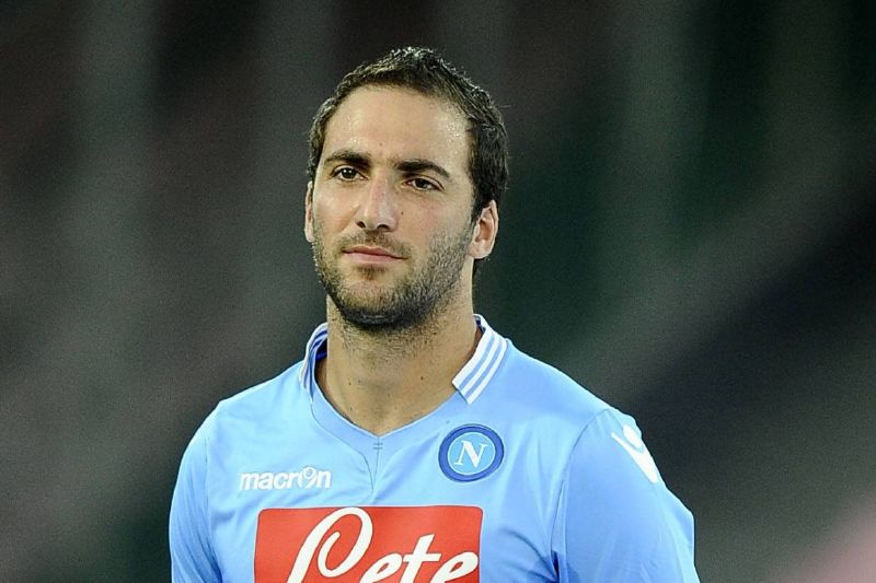 Útočník Neapole Gonzalo Higuaín. Útočník Neapole Gonzalo Higuaín.