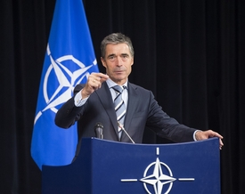Podle šéfa NATO Rasmussena je viníkem chemického útoku v Sýrii prezident Asad.