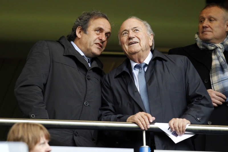Šéf UEFA Michel Platini (vlevo) a prezident UEFA Sepp Blatter.