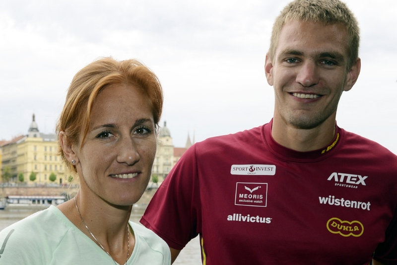 Miroslava Knapková a Ondřej Synek. Miroslava Knapková a Ondřej Synek.