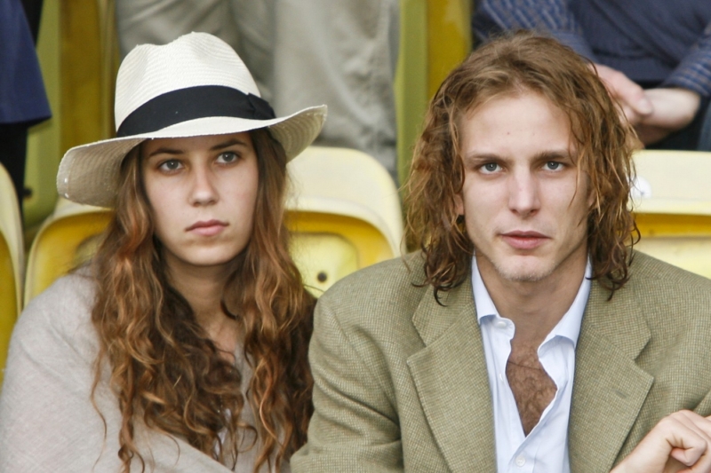 Andrea Casiraghi se oženil s dlouholetou přítelkyní Tatianou Santo Domingovou. Andrea Casiraghi se oženil s dlouholetou přítelkyní Tatianou Santo Domingovou.