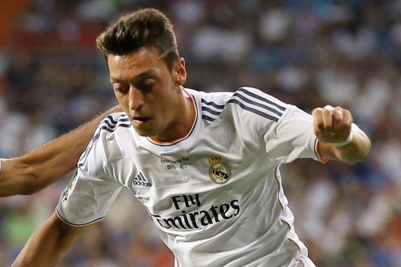 Německý záložník Mesut Özil má namířeno z Realu Madrid do Arsenalu. 
