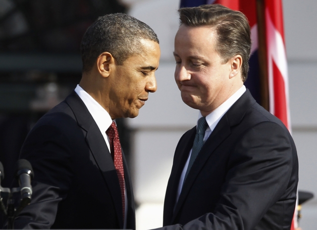 Barack Obama (vlevo) a David Cameron.