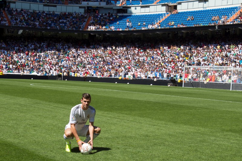Gareth Bale se přivítal s fanoušky Realu Madrid. Gareth Bale se přivítal s fanoušky Realu Madrid.