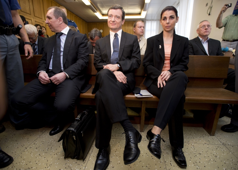 Vpředu zleva obvinění Petr Kott, David Rath a Kateřina Pancová. Vpředu zleva obvinění Petr Kott, David Rath a Kateřina Pancová.