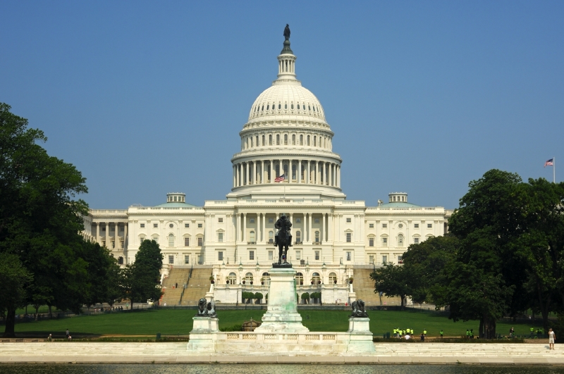 Kapitol ve Washingtonu.
