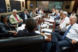 Obama projednává hlasování kongresu o úderu proti Asadovi. 